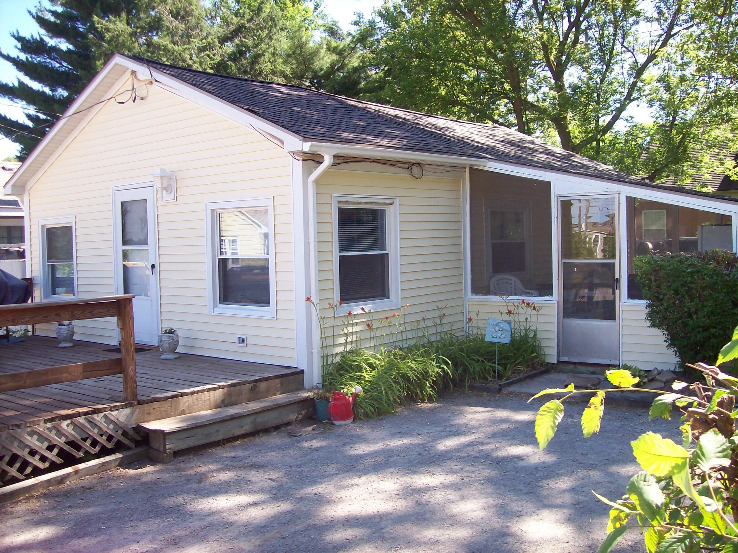 Almeda Cottage at Clark Lake